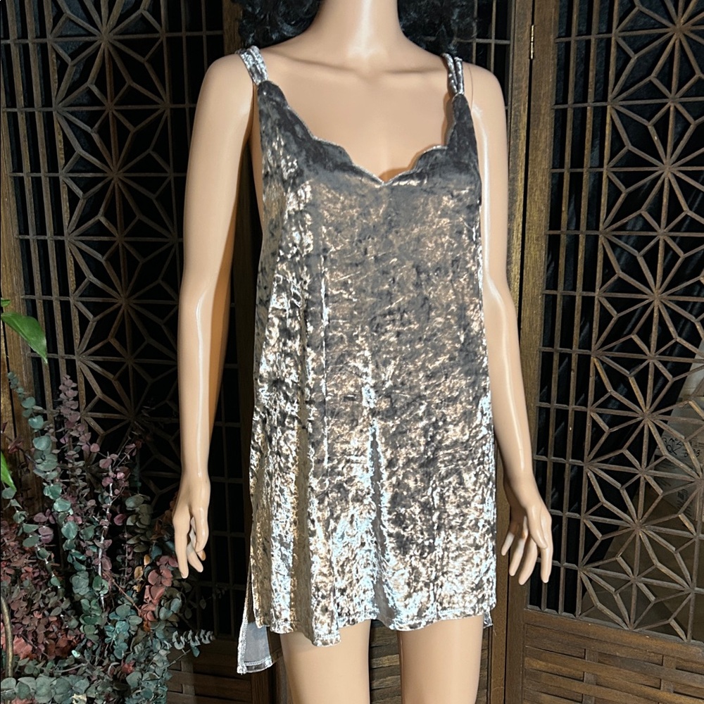 UMGEE FULLY LINED VELVET DRESS L